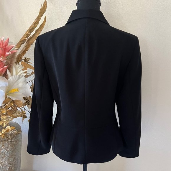 Chic Minimalist Liz Claiborne Black Blazer with Butterfly Rhinestone Brooch 10P - Picture 2 of 9